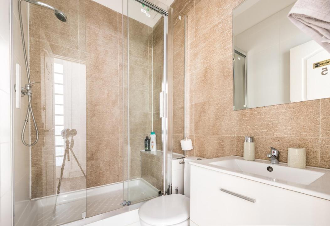 M&F 7 Rooms/7 Bathrooms Over Gran Via Madrid Luaran gambar